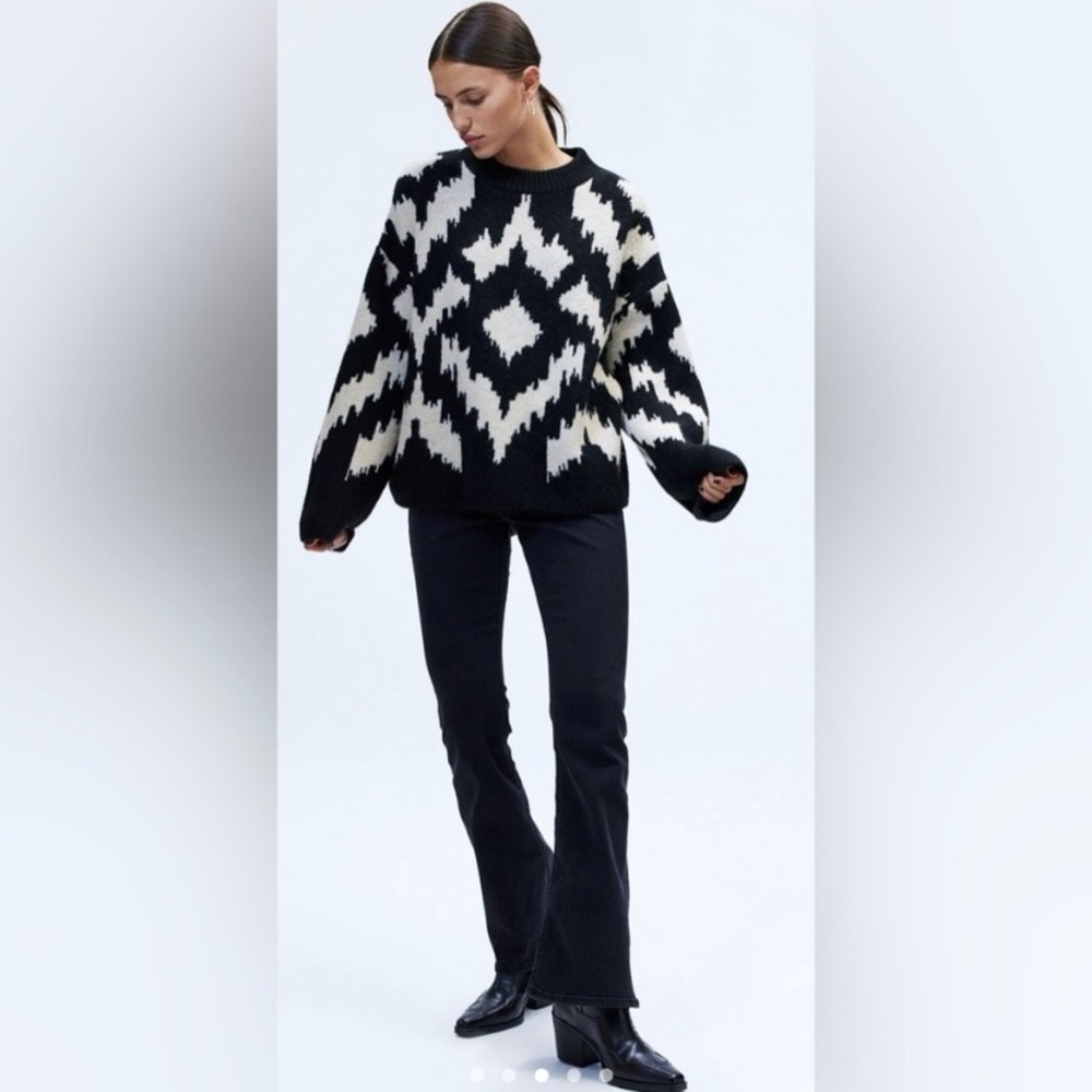 H&M Print Straight Sweater Size Large
